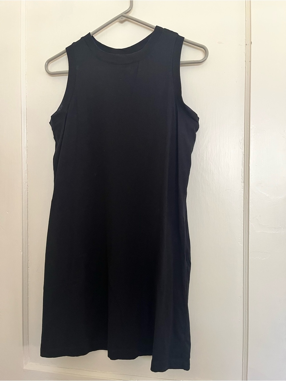 Old Navy Black Sleeveless Mini Shift Dress